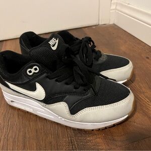 Nike Kids Black and Off White Sneakers